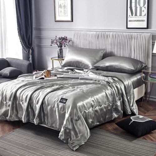 Soft and Smooth Single-Product Summer Quilt or Blanket to Decorate the Bedroom to Bring a Good Sleep at Home