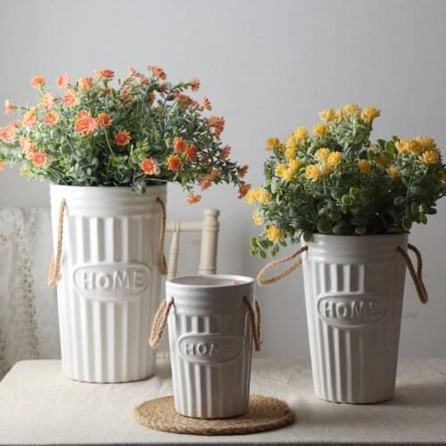 Retro Ribbed Design Vase White Ceramic Flower Vase with Hemp Rope Handle Home Decoration Centerpiece Relief Flower Pot