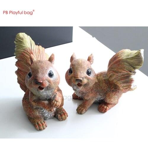 Resin handicraft squirrel Family yard / Garden decoration model squirrel figure Simulated Wild animals Children learn toys HE70
