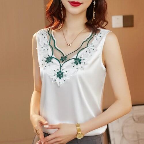 Embroidery Floral V-neck Basic Top For Ladies Summer Sleeveless Solid Color Elegant Slim Satin Tank Women 2021 Fashion Camisole