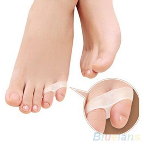 1 Pair Silicone Gel Tail Pinky Toe Orthotics Straightener SeparatorPain Relief Foot Care Tool The toe separator is made of super