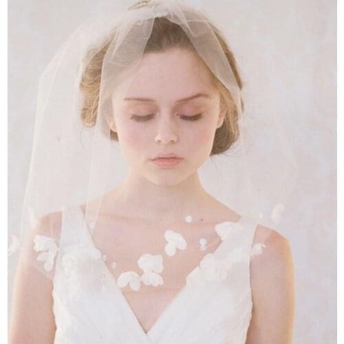 Highest Quality One Layers Elegant Wedding Veil Bridal Veils Tulle Veil with Flower In Stock