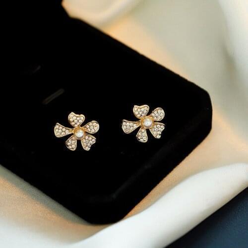 Trendy Korean Crystal Flower Stud Earrings For Woman Fashion Kpop Cute Earrings Gifts brincos Femme 2020 New
