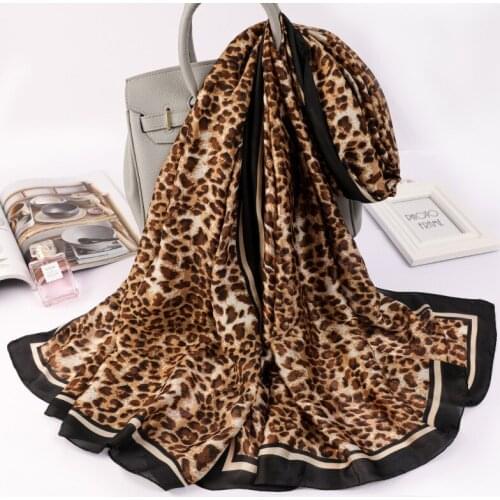2021 Korean Beach Towel Lady Travel Leopard Print Shawls Fashion Sunscreen Dustproof Handkerchief Summer 180X90CM Silk Scarves
