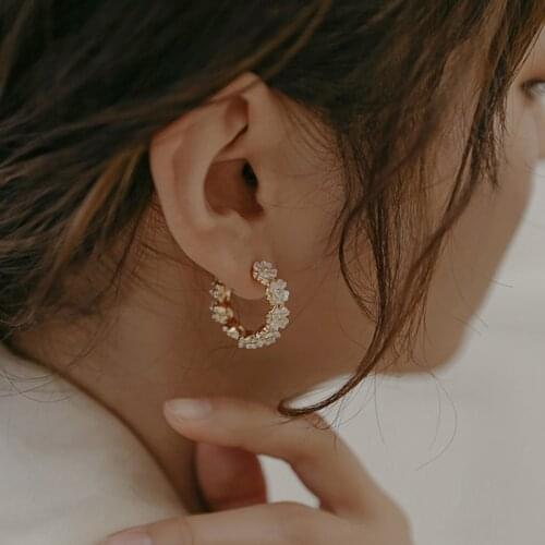 Flowers Pearl Hoop Earrings For Women Girls Unique CC Shape Circle Huggies Earrings Statement Small Earring Handmade Jewelry