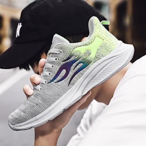 2021New Mens Shoes Breathable Flying Mesh Running Shoes Summer Breathable Lightweight Trend Mens Leisure Sports Walking Shoes