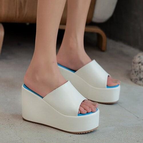 Soft comfortable new casual shoes outdoor beach sandals ladies slides Summer women wedge White slippers platform flip flops