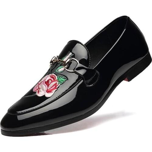 Luxury Men Shoes Loafers Mens Casual Shoes Flower Comfortable Spring Fashion embroidery Men Shoes ST381