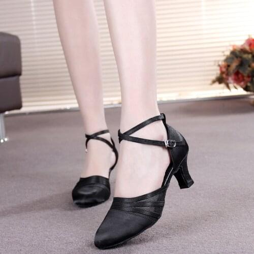 Dance Shoes HoYeeLin China