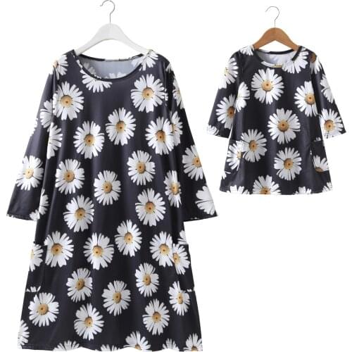 Spring Family Costume Parent-child Dress Long Sleeve Flower Print Mom & Daughter Dress Casual Beach Dress Family Matching Dress