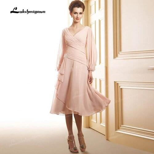 Hot Sale Pale Pink Mother of the Bride Dresses Short Mother Gowns Long Sleeves V Neckline Wedding Party Dresses 2022 New