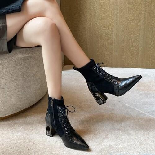 2020 spring and autumn new wild tide boots leather retro Martin boots women medium thick heel lace up boots X258