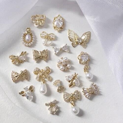 10pcs/lot 3D Butterfly Pearl Bow Bee Alloy Nail Art Zircon Metal Manicure Nails Accesorios Supplies DIY Nail Decorations Charms