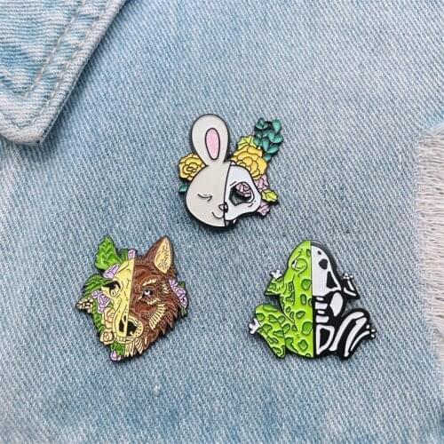 Creative Fun Animal Bones Enamel Brooch Frog Wolf Rabbit Flower Alloy Pins Badge Punk Accessories Woman Jewelry Gift For Friends