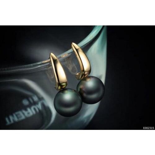 Charming pair of 10-11mmTahitian round black green pearl earring 18k