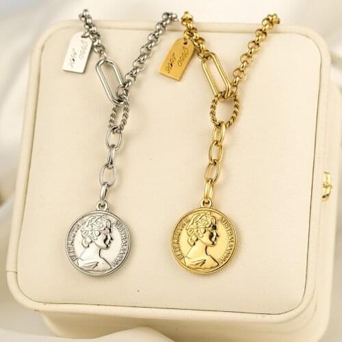 Stainless Steel Elizabeth Coin Pendant Necklace for Women Thin Chain Round Bump Coin Choker Necklace Wedding Jewelry
