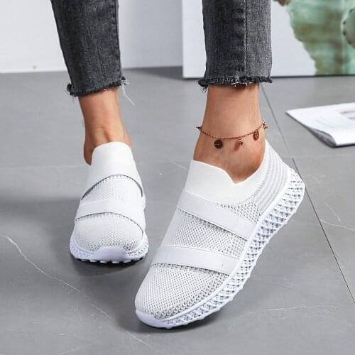 Women Shoes 2021 Summer Fly Weave Breathable Flats Shoes Women Fashion Platform Plus Size Sneakers Women Casual Shallow Loafers