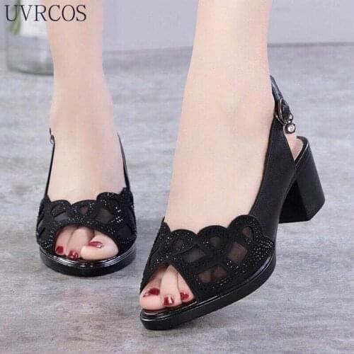 Fashionable Womens Sandals Black Word Buckle Thick Heel with Hollow Hollow Soft Bottom Mom Shoes Summer New Mesh Shoes 35-40