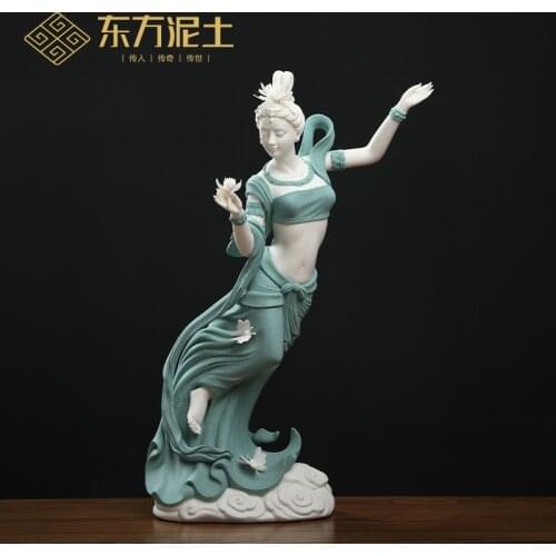 The east mud "butterfly love" furnishing articles ceramic figure beauty sculpture handicraft wine sitting room adornment