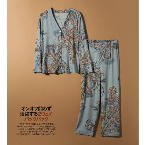 2020 New Spring Long-sleeve Viscose Europe and America Pajamas Feather Satin Printing Satin Sleepwear Womens Two Piece Home Set