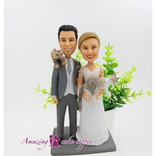2019 AMAZING CAKE TOPPER Happy couple two pets Toys Wedding Birthday And Groom Gifts Ideas Customized Figurine Valentines Day