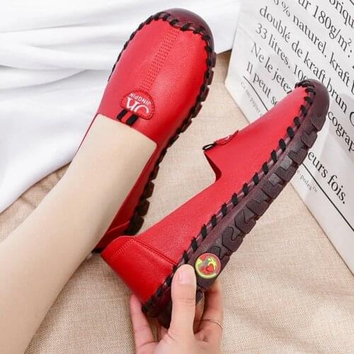 Fashion Retro Red Platform Sneakers Women Microfiber Leather Moccasins Womens Manual Suture Soft Casual Flat Shoes 2021 New