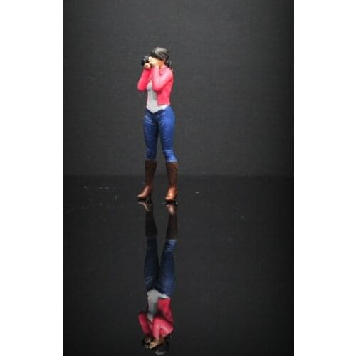 1:64 Scale Resin Die-casting Photo Female Car Model Doll Decoration Scene Layout Collection Decoration Toy