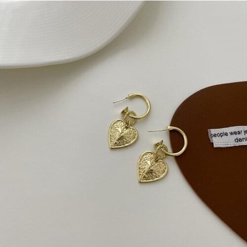 Minar Retro Metallic Love Heart Earrings for Women Mujer Gold Color Alloy Hooks Heart Statement Drop Earrings Vintage Jewelry