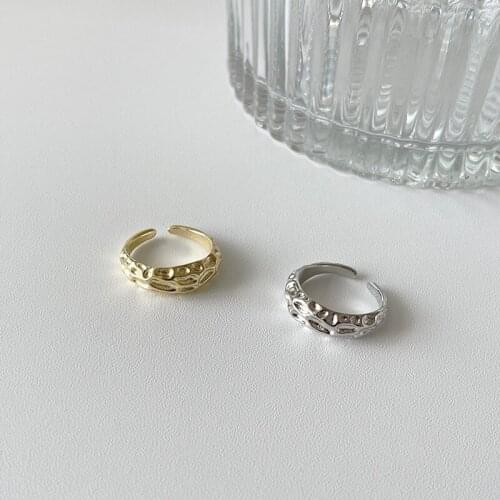 2021 New Korea Fashion Irregular Grain Rings Woman and Man Open To Adjust Golden Couple Rings Gift Jewelry Wholesale Rings