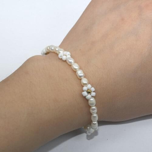 New Women Flower Bridal Bracelet Simple Bridesmaid Jewelry Real Pearl Stainless Steel Bracelets Simple Easy Look Pearl Jewelry