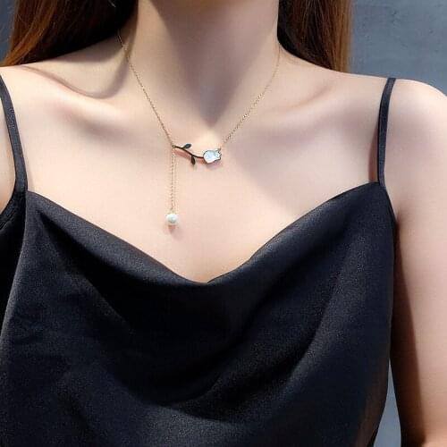 Simple Graceful Geometric Shell Rose Flower Chain Necklace for Women Romantic Clavicle Necklace Wedding Party Jewelry Gift