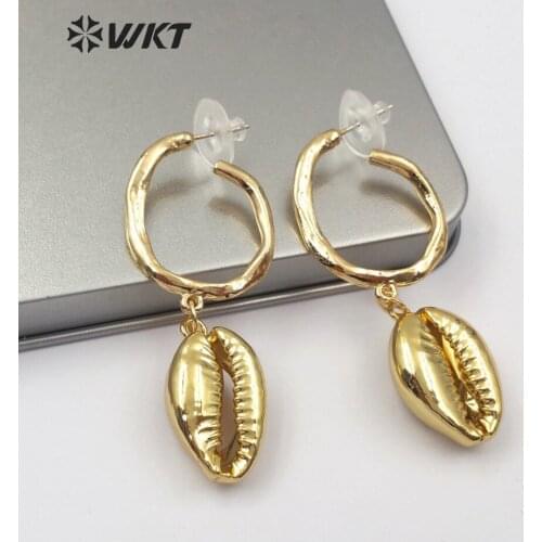WT-E518 Cowrie Shell Drop Earring Raw Shell With Gold Electroplated Sea Shell Dangle Earring Beach Wedding Jewelry
