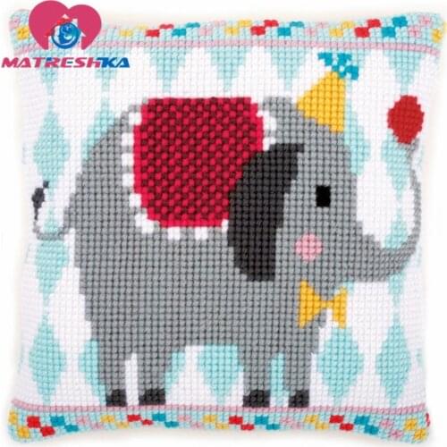 Horse cross-stitch pillow latch hook rug kitsembroidery carpet hook needlework button package crafts do it yourself home decor
