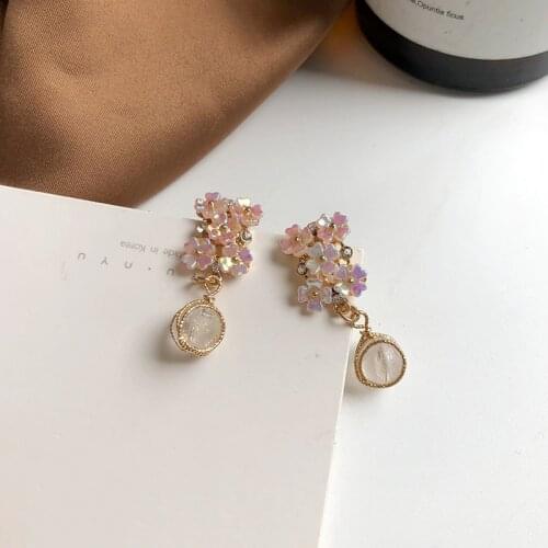 Korean Temperament Simple Pink Flowers Short Clip Earrings Trendy Shiny Small Shell Flower Clip Earrings on Piercing Ear Clips