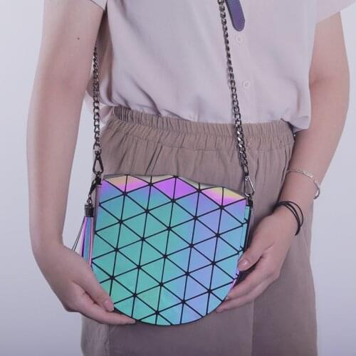 Holographic luminous shoulder bag Fashion luxurious saddle bag for women Tassel chain flap bag Female Crossbody bag sacs a main