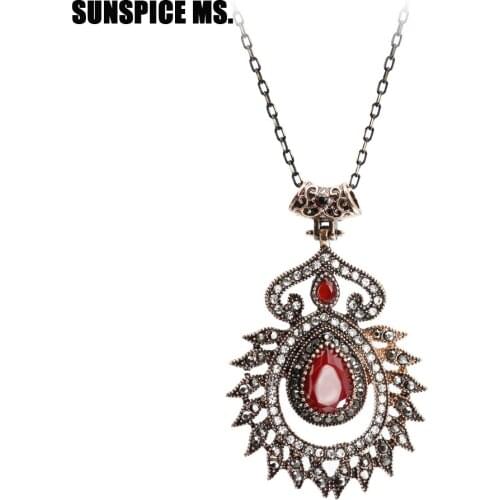 Bohemia Vintage Charm Pendant Necklace For Women Antique Gold Color Hollow Flower Water Drop Resin Jewelry Turkey Wedding Bijoux