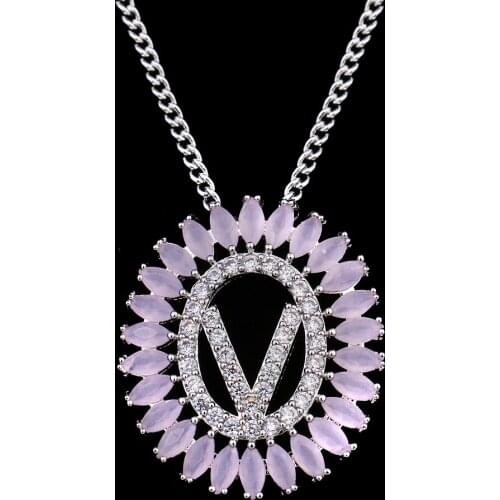 Bettyue New Fashion Pendant For Female Hollow Out Shape Round Jewelry Letter V Zirconia Muliticolors Noble Necklace In Banquet