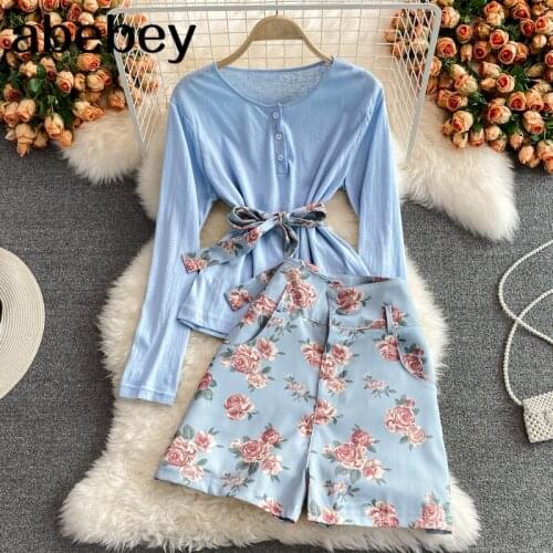 2021 New Summer Fashion O-neck long sleeve lace up solid T-Shirt + high waist print casual wide leg Shorts two piece set