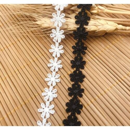 4 Meters New Daisy Flower Pattern Embroidered Lace Trim 12mm Width White Home Applique DIY Sewing Craft Ribbon Wedding Accessory