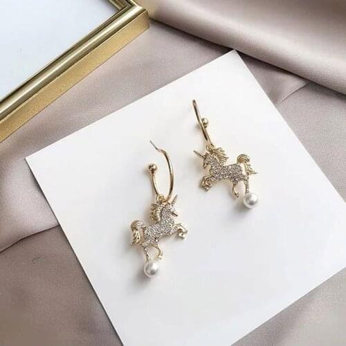 2021 Korean Fashion Simple Pony Earrings C-shaped Earrings Unicorn Earrings Female Earrings Factory Wholesale