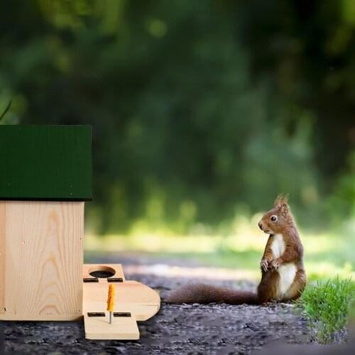 Wooden Squirrel Feeder Box Natural Wood Squirrels Feeding House with Cover Durable Feeding Station for Garden Backyard