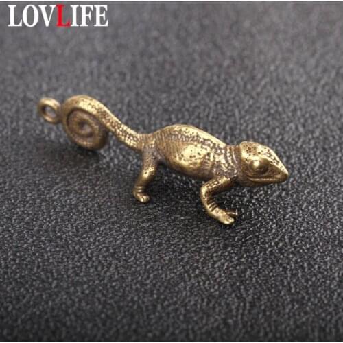 Vintage Pure Brass Chameleon Keychain Pendant Copper Desert Small Animal Lizard Hanging Jewelry Men Car Key Chain Rings Trinkets