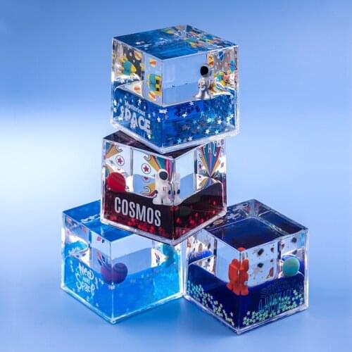 Astronaut Small Ornaments Creative Three-dimensional Quicksand Floating Desk Bedroom Decorative Ornaments Gifts