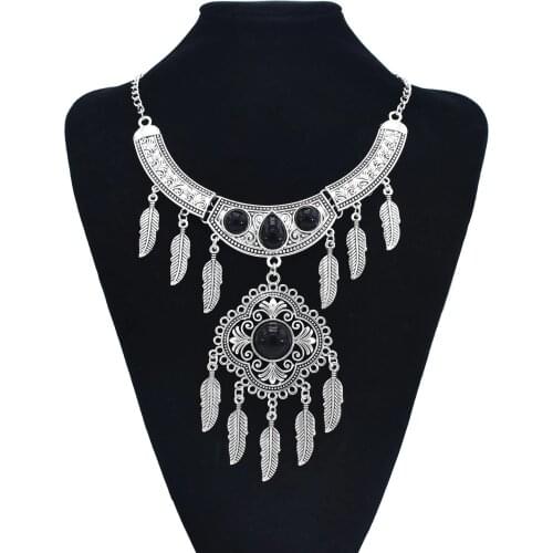 Fashion Ladies Bohemian Triangle Jewelry Necklace Gypsy Ethnic Retro Silver Black Metal Geometric Pendant Necklace Gift Jewelry