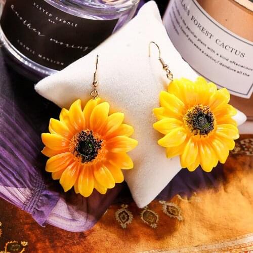 Sunflower Earrings Exaggerated Resin Flower Dangle Earrings Fashion Sun Flower Jewelry Holiday Friendship Jewelry Women Gifts