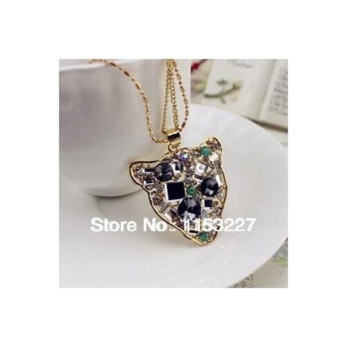 Dubai gold diamante lion head necklace