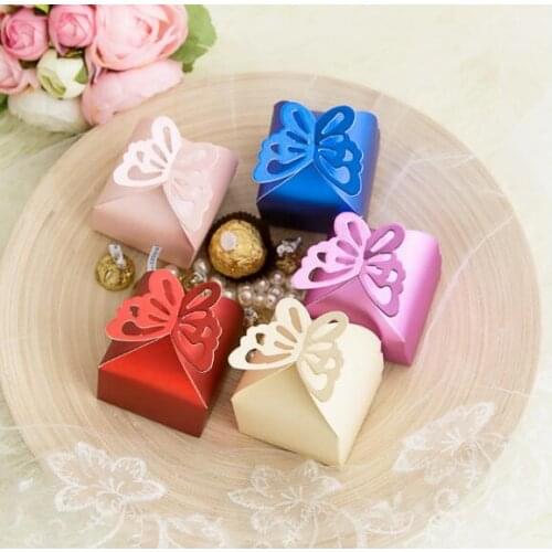 50pcs 9x8x8cm Samll Paper gift packaging box wedding gift box small butterfly paper Candy Box Wedding Favors Designer Box
