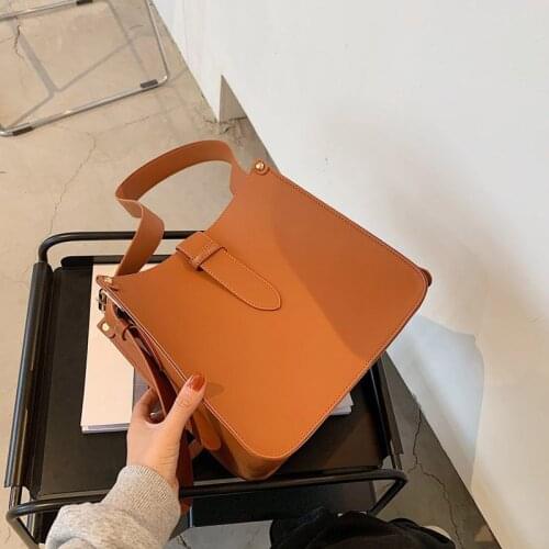 High Capacity Solid Color PU Leather Crossbody Bags For Women 2021 Bucket Bags Lady Handbags With Wide Belt Travel Handbags