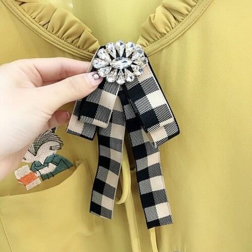 Korean Rhinestone Brooch Large Neckpin Bowtie Brooches for Girls Women Fashion Shirt Neck Tie Cloth Accessories Jewelry Gifts
