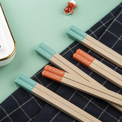 1 Pair Chinese Chopsticks Fish PET Tableware Kawaii Kitchen Bar Supplies Spicy Noodles Sushi and Rolls Dishes Korean Sticks Set